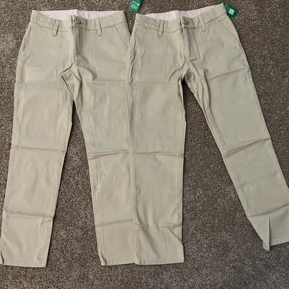 2pairs size 7 kids khaki pants